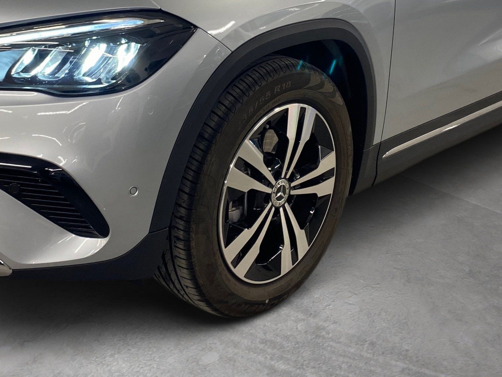 Fahrzeugabbildung Mercedes-Benz GLA 180 Progressive*Kamera*LED*Sportsitz*CarPlay