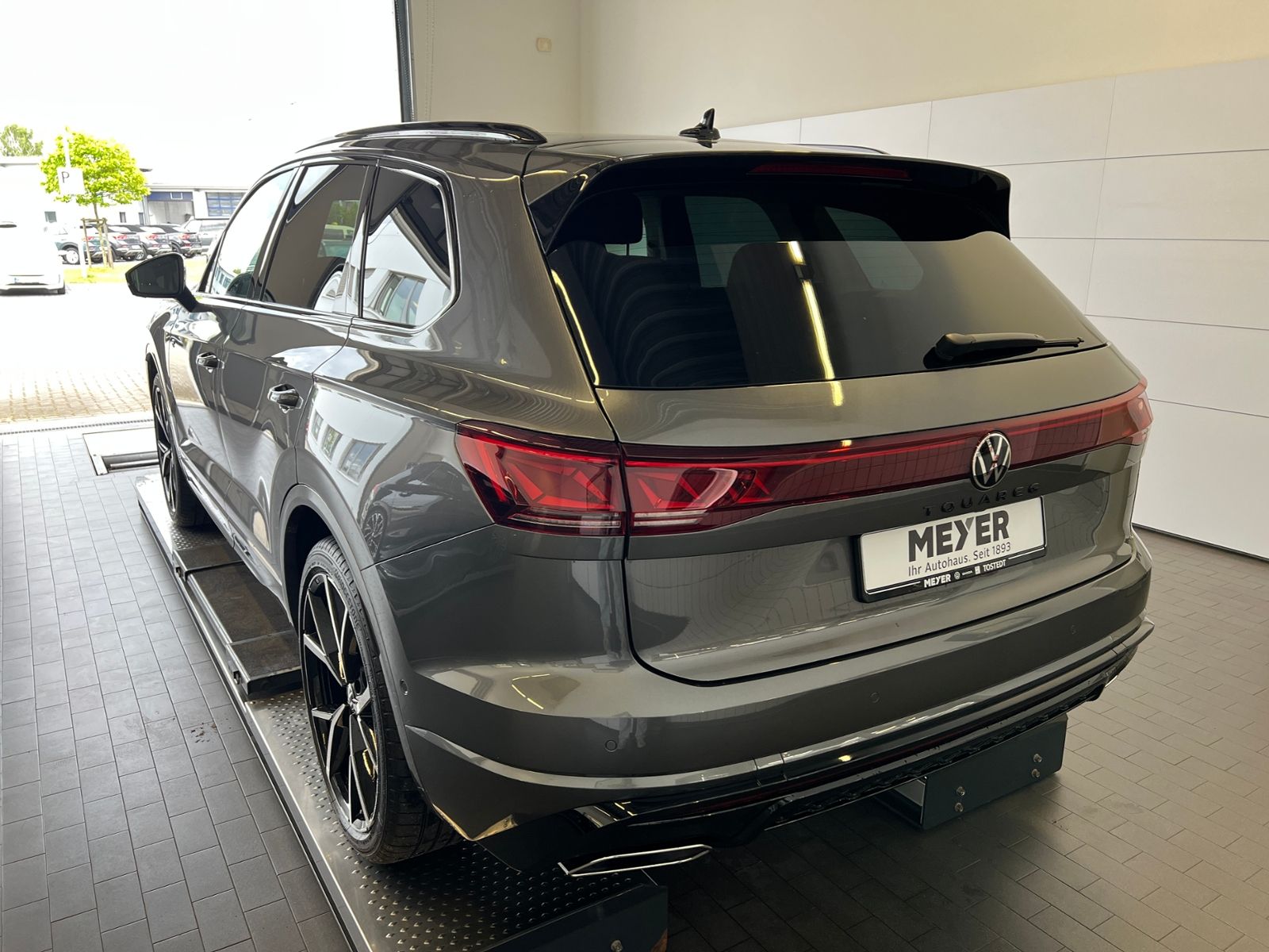 Fahrzeugabbildung Volkswagen Touareg R-Line 3.0 TDI 4MOTION *AHK, BlackStyle,