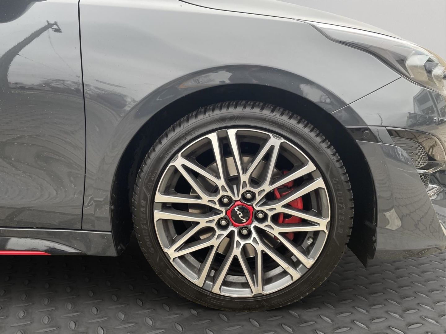 Fahrzeugabbildung Kia ProCeed GT LED totWinkelASS SpurhaltASS Tempomat