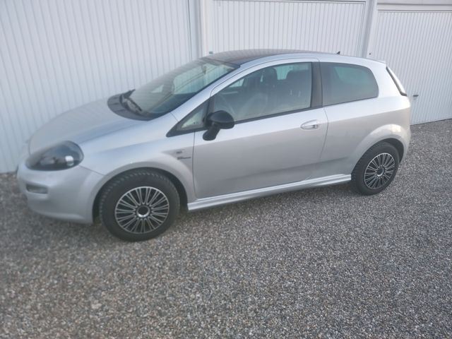 Fiat Grande Punto 5Türer 1.3l 90PS Klimaaut nur100tkm