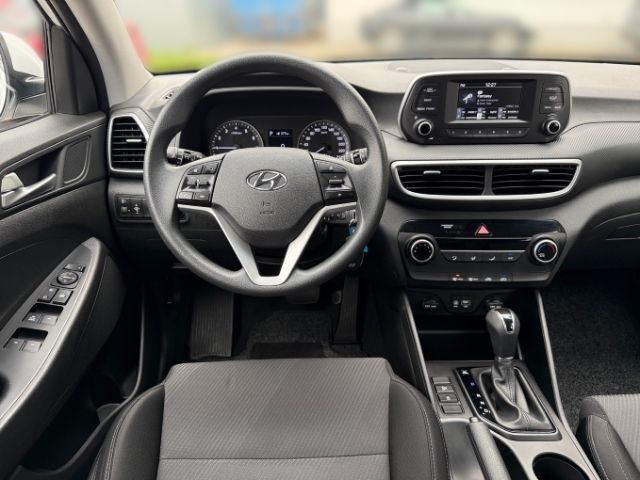 Fahrzeugabbildung Hyundai Tucson Pure 2WD 1.6 +RADIO+KLIMA+LICHTSENSOR+BLU