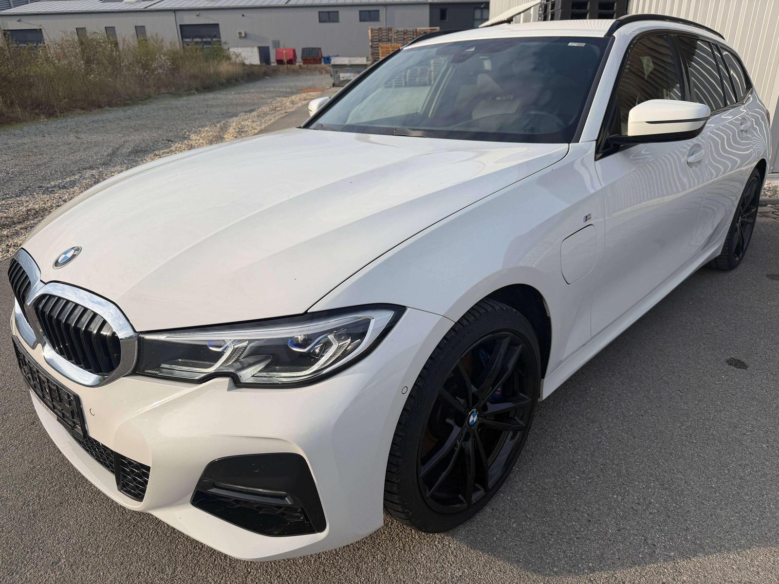 BMW 330 330 e M Sport *DAB*SITZHEIZUNG*KAMERA*TOP*