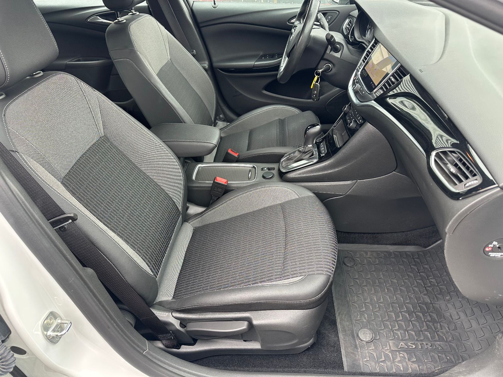 Fahrzeugabbildung Opel ASTRA K SPORTS TOURER ELEGANCE*AUTOM+NAVI+LED*