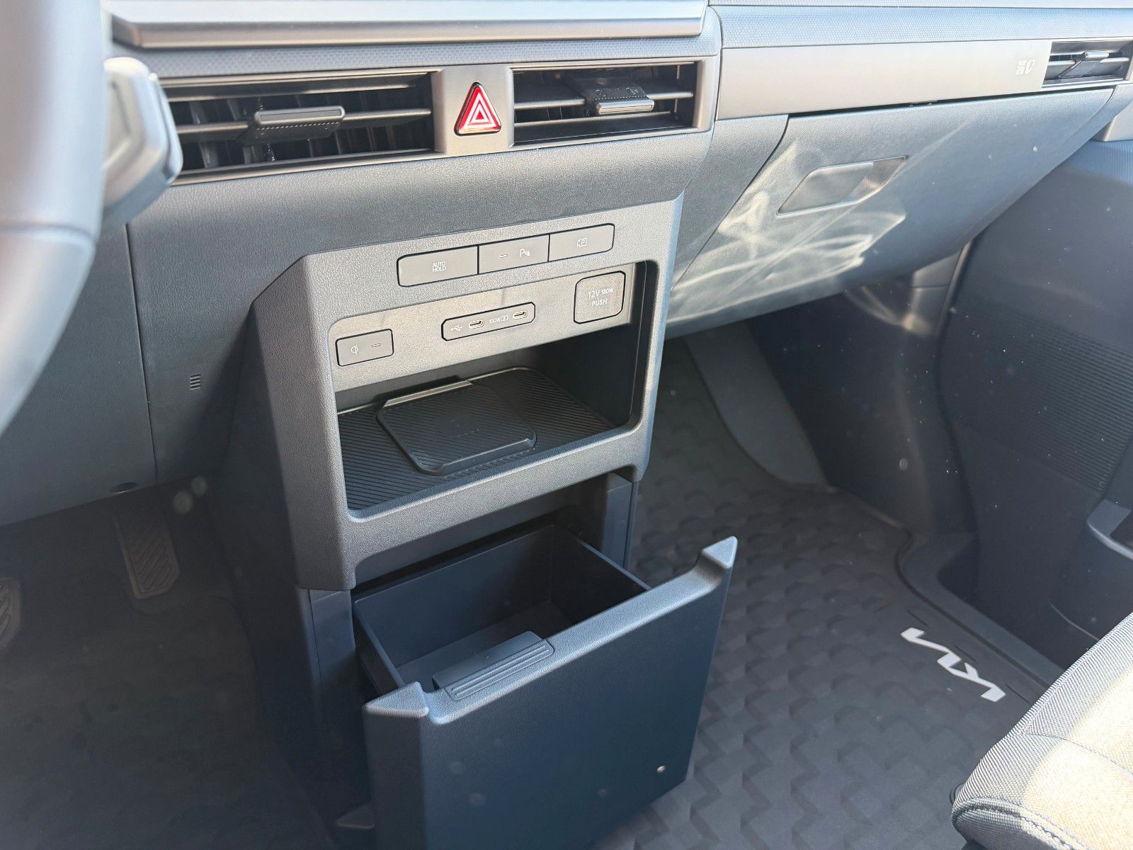 Fahrzeugabbildung Kia PV5 Cargo L2H1 71,2 Elite WP AW Laderaumausklei
