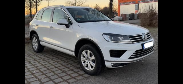 VW VW Touareg V6 Blue Motion weiß EZ:2016, KM...