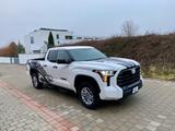 Toyota Tundra 3.5i SR5 4x4 Biturbo 2022 nur 19 tkm - weiße Toyota Tundra