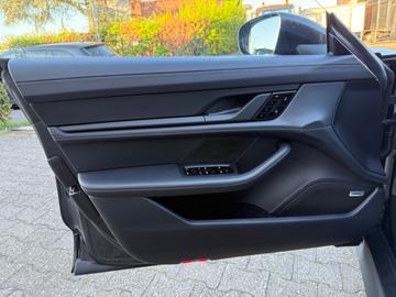 2020 Porsche TAYCAN 照片 10