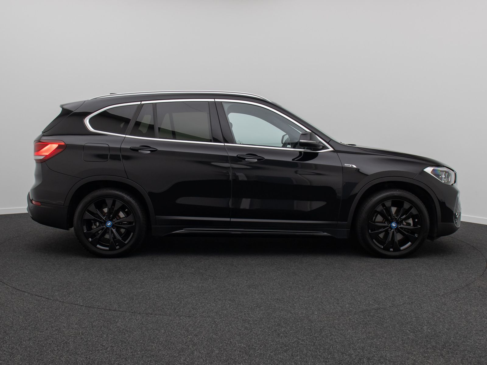 Fahrzeugabbildung BMW X1 xD25e Sport Line Kamera DAB Panorama H/K 18"