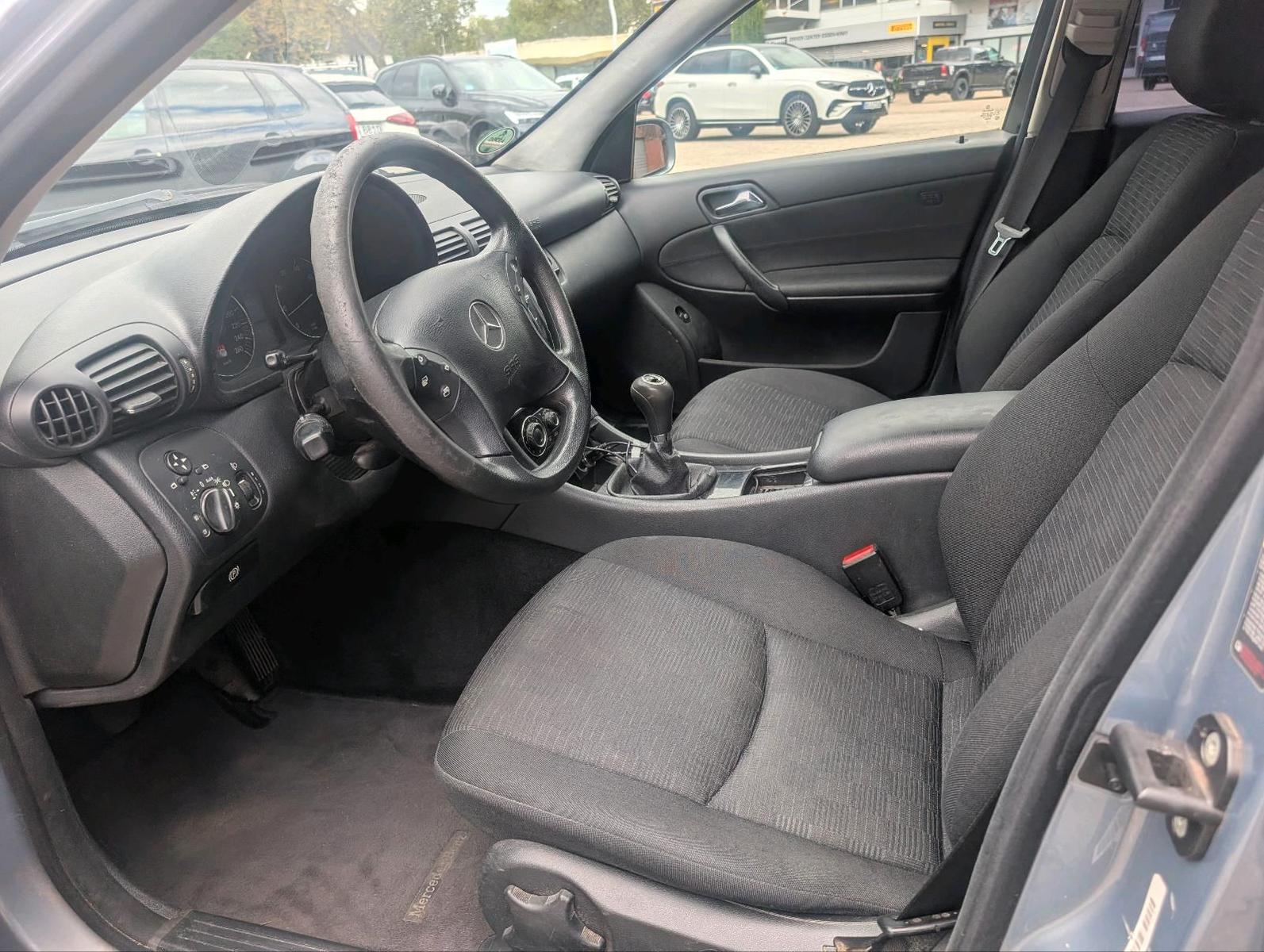 Mercedes-Benz C180 2005 — photo 8