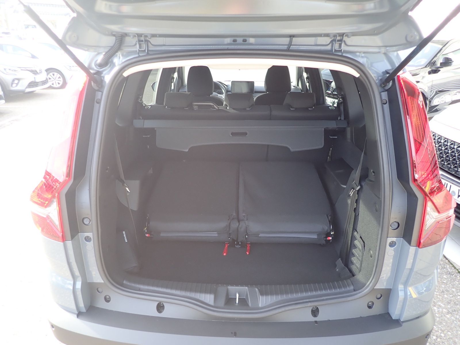 Fahrzeugabbildung Dacia Jogger Extreme TCe 110 7-Sitzer