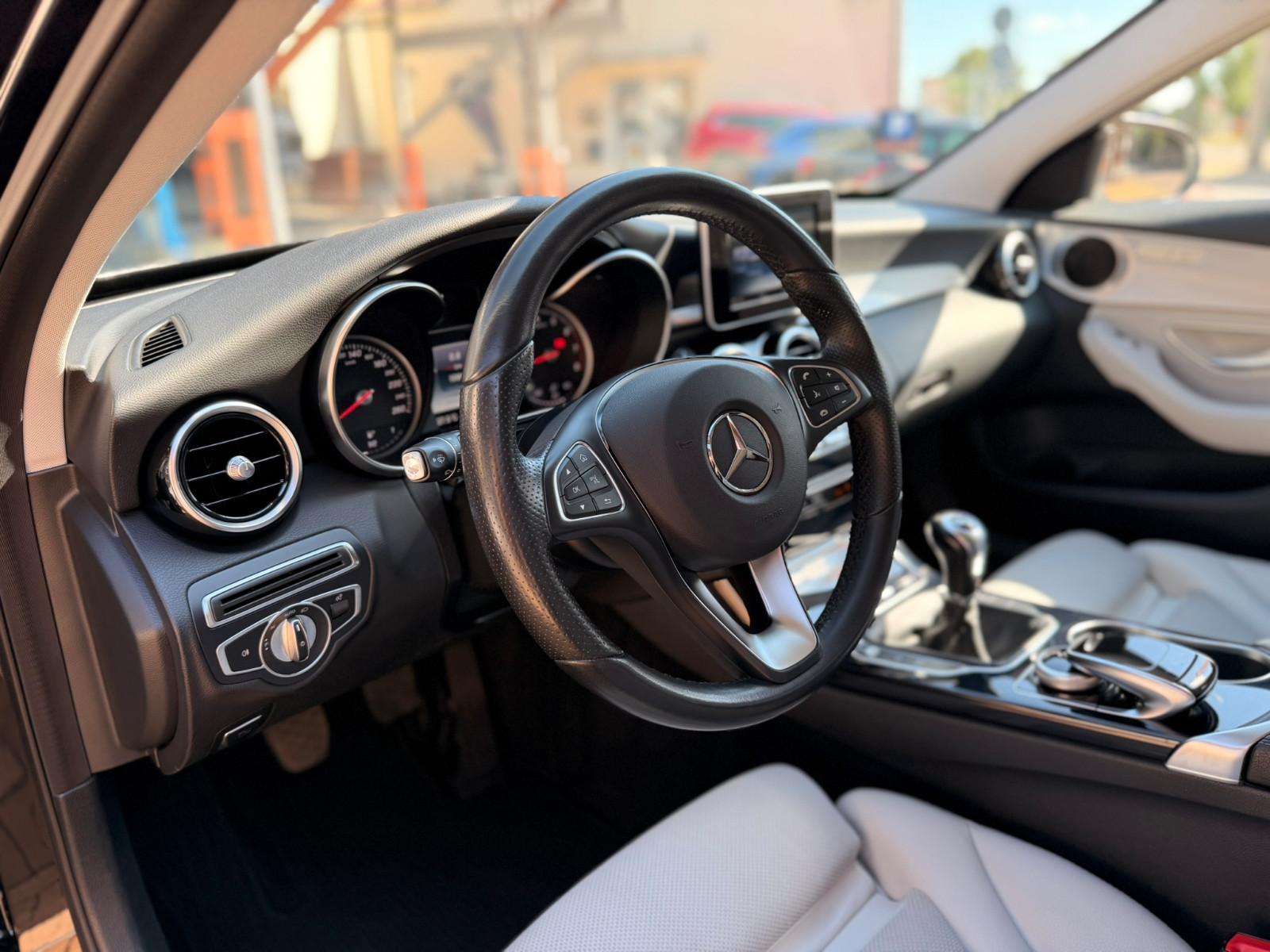 Mercedes-Benz C 180 T CGI Exclusive SHZ PDC Teilleder WR LED