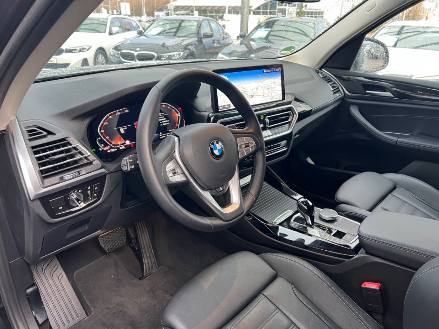 Fahrzeugabbildung BMW X3 xDrive30i 20''LM/StandHz/GSD/DrivAssi/360