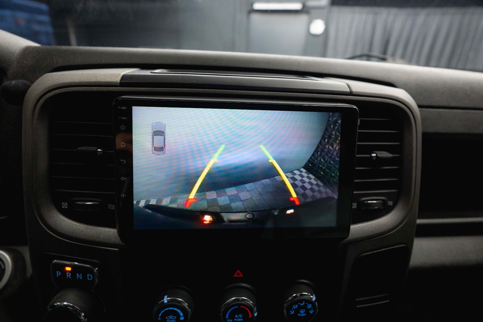 Fahrzeugabbildung Dodge RAM 5.7 V8 HEMI 4x4 OFFROAD Night-Paket LONGBED