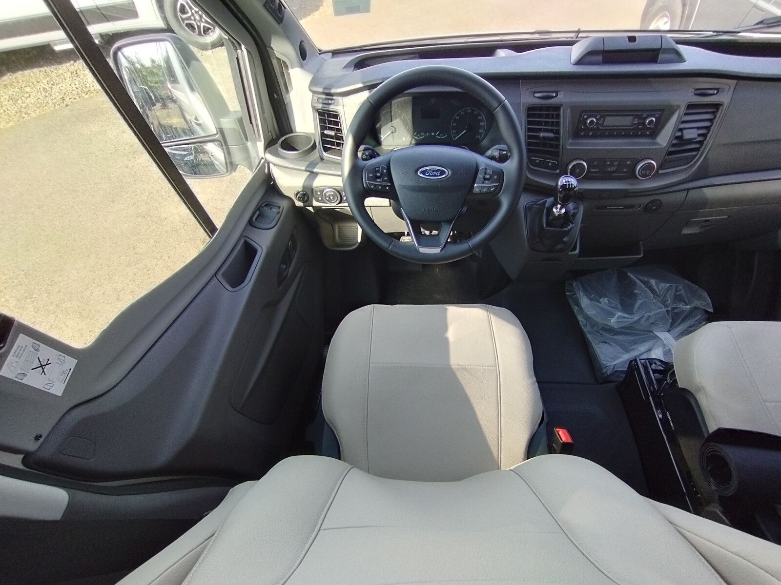 Fahrzeugabbildung Karmann Dexter 4x4 DE 560 AW Markise Combi6DE 170PS