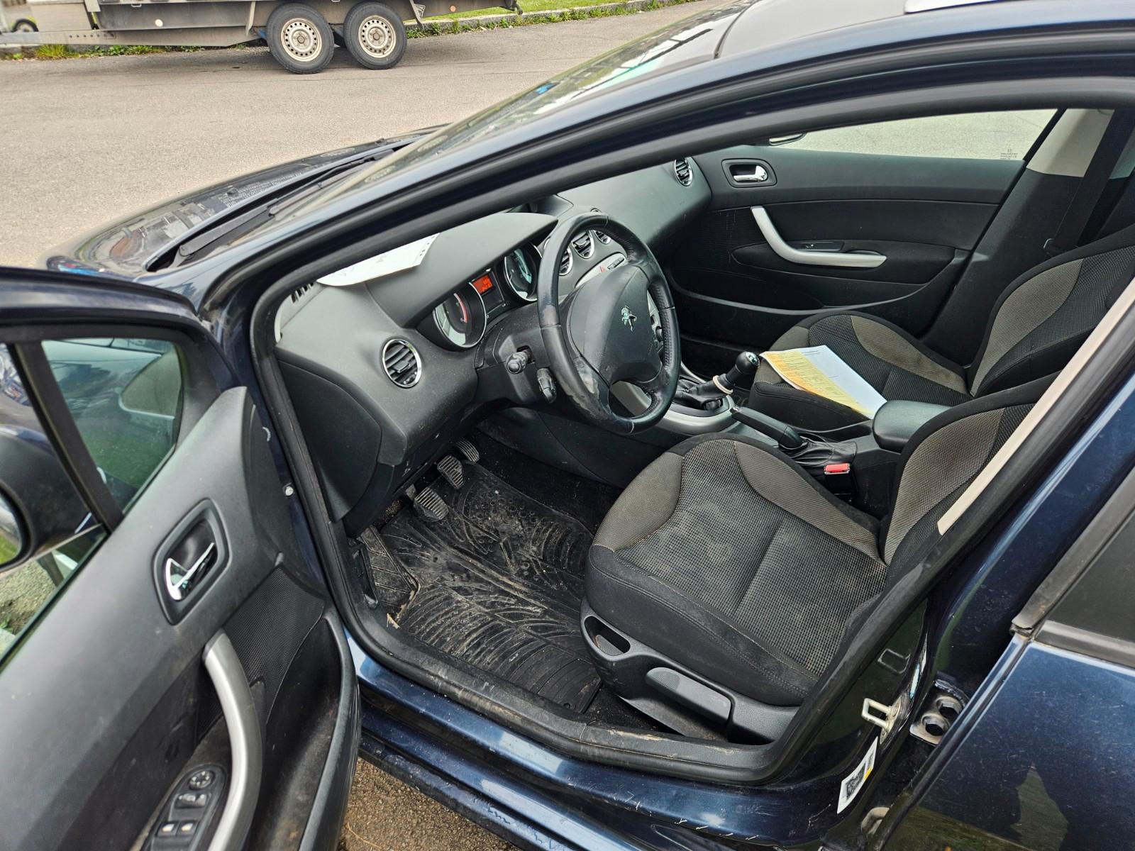 Peugeot 308 2013 — photo 15