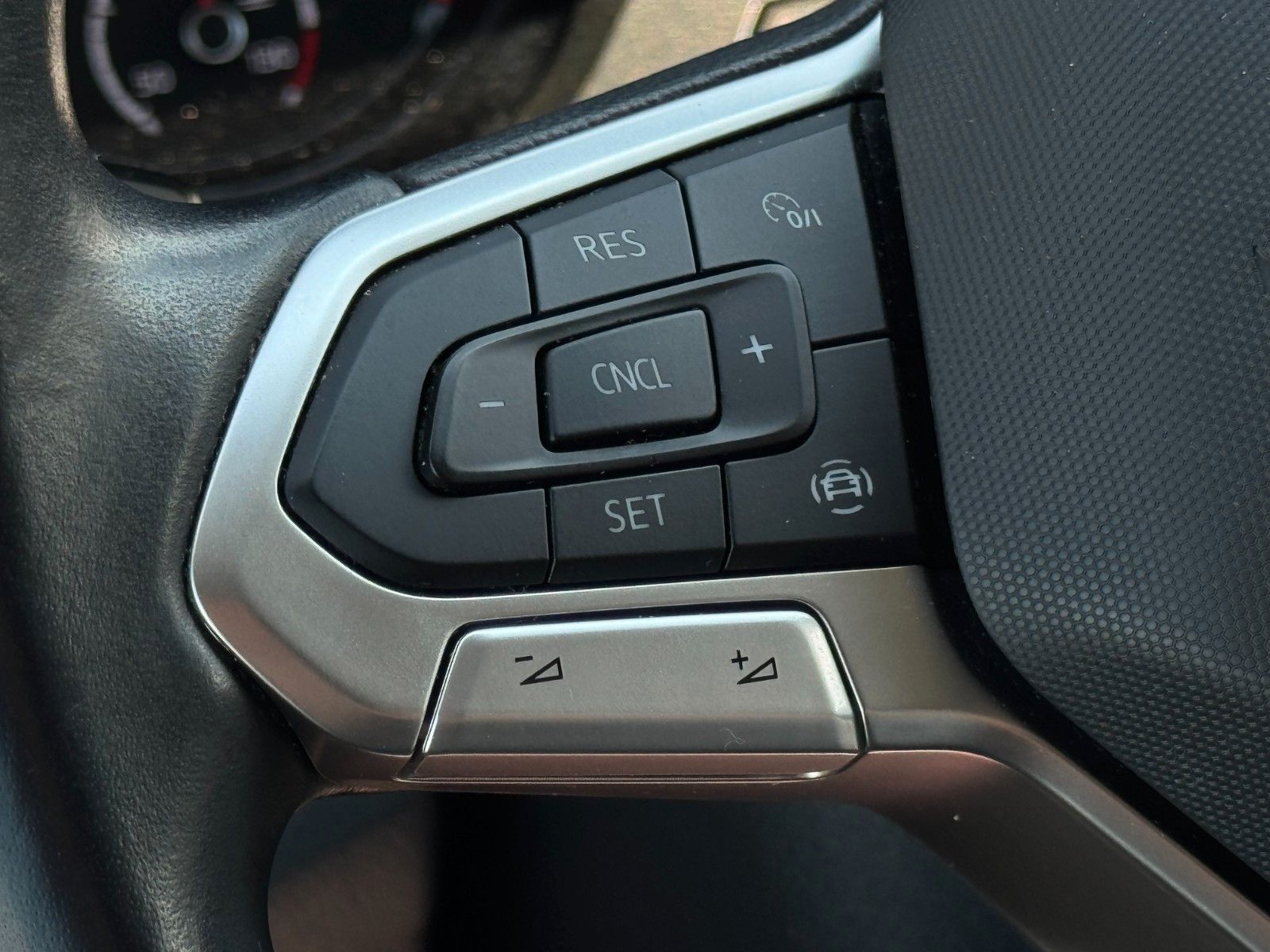 Fahrzeugabbildung Volkswagen T6.1 Transporter Kurz 2.0 TDI DSG CarPlay Navi