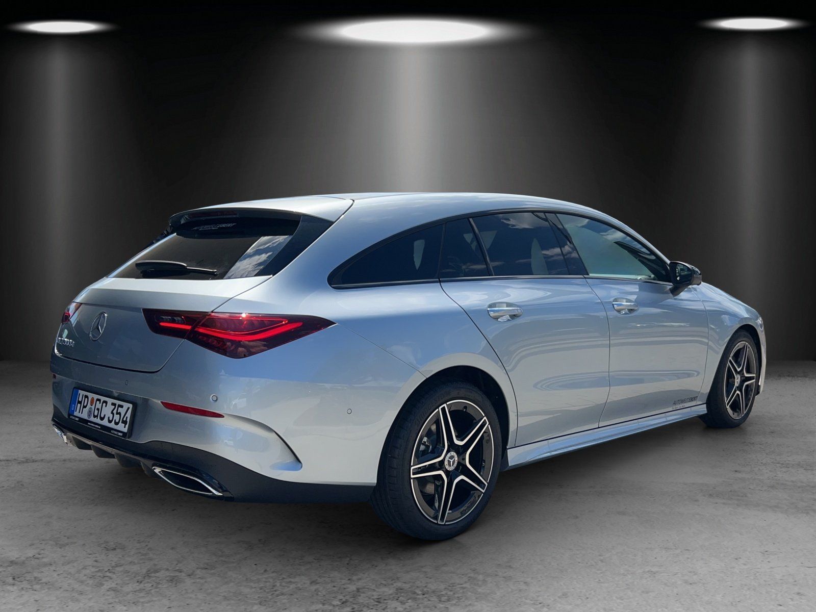 Fahrzeugabbildung Mercedes-Benz CLA 200 d Shooting Brake AMG Pano DISTRO 360 Key