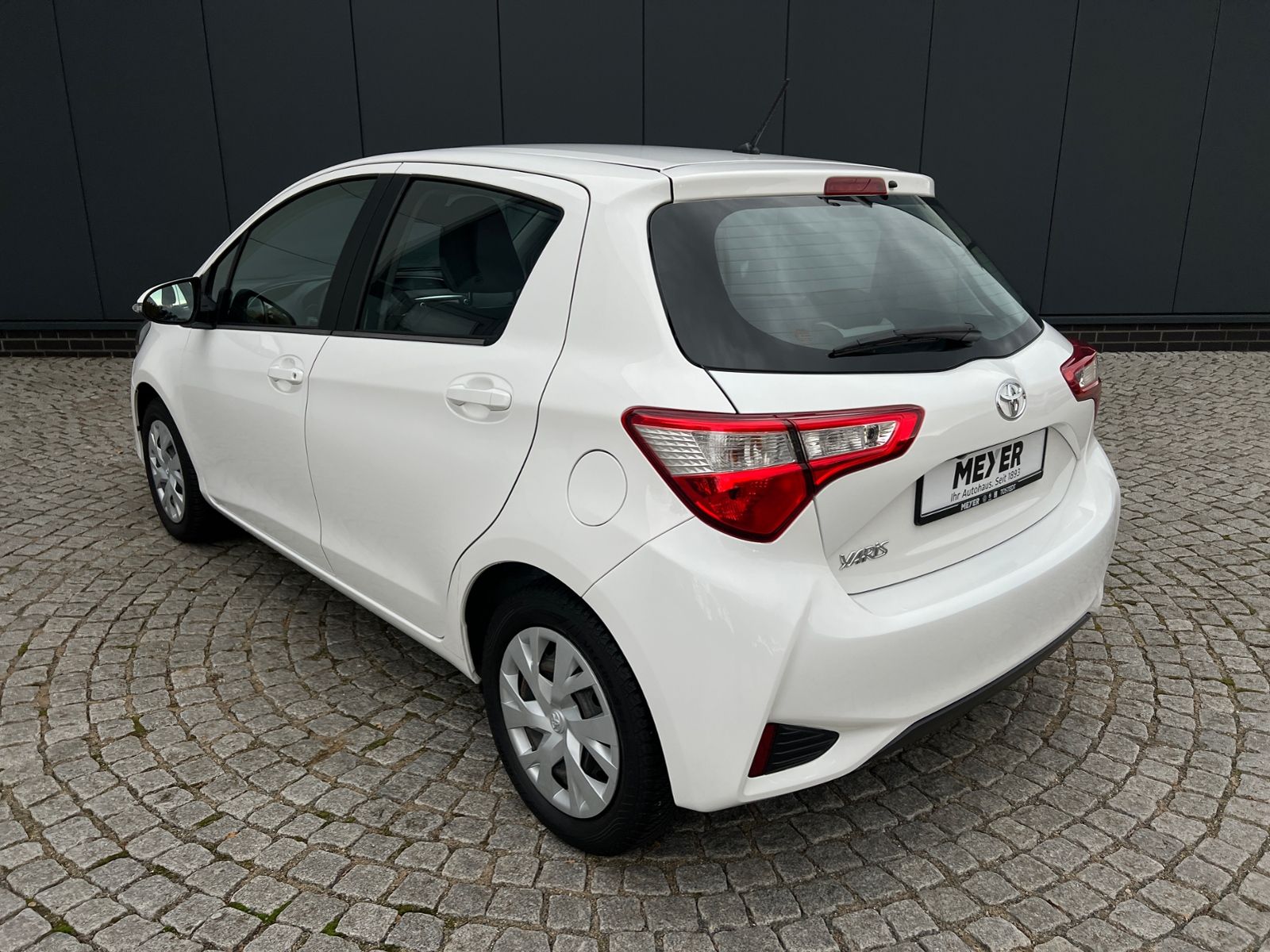Fahrzeugabbildung Toyota Yaris 1.0 VVT-i Comfort *Klima, Kamera*