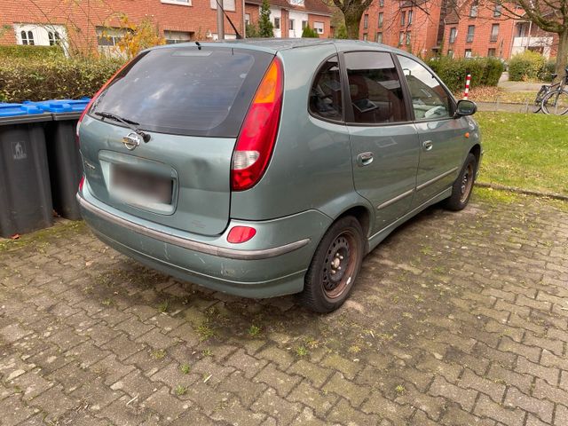 Nissan Almera