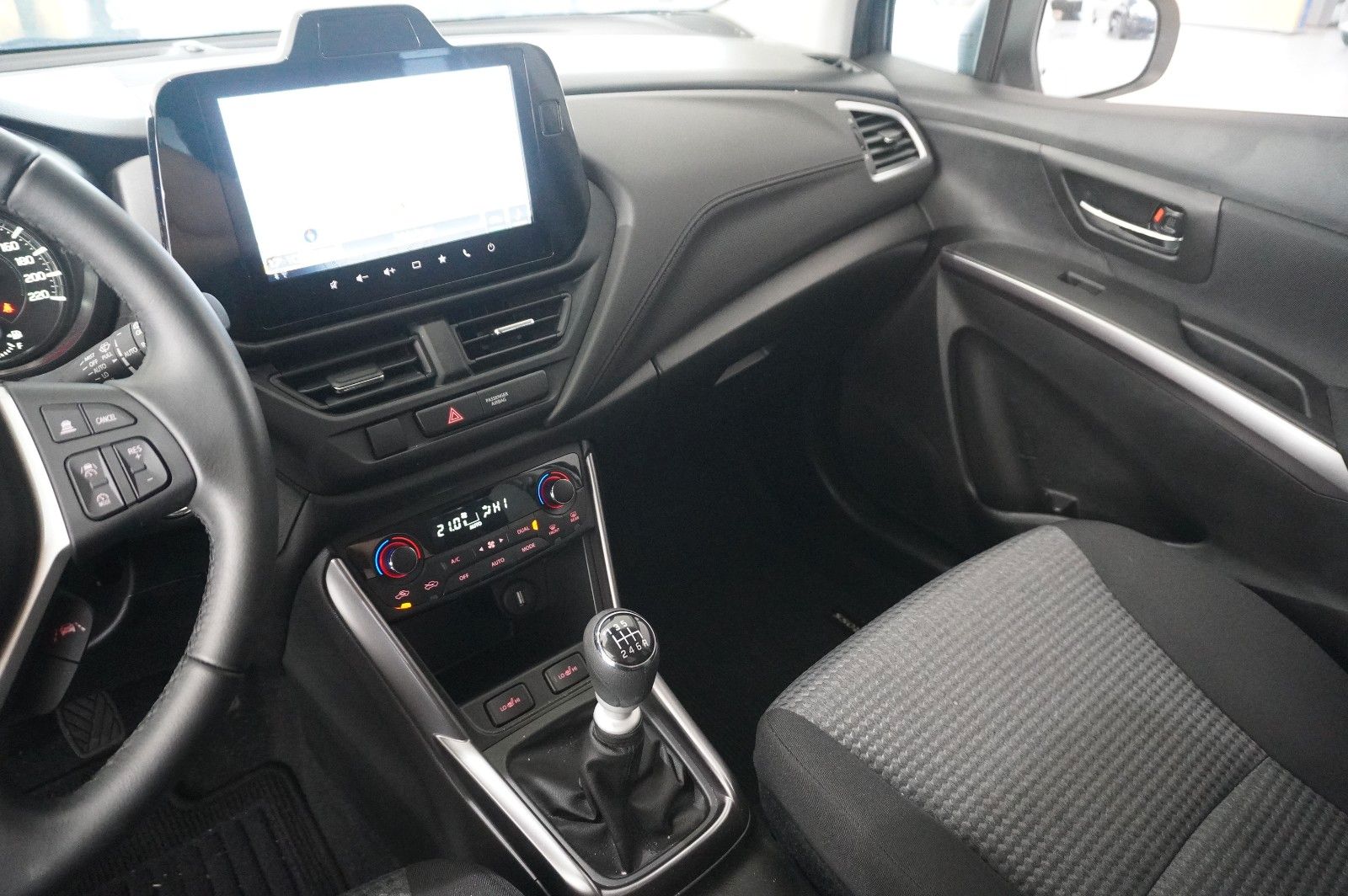 Fahrzeugabbildung Suzuki (SX4) S-Cross 1.4 COMFORT NAVI/LED/KAMERA/SH/DAB