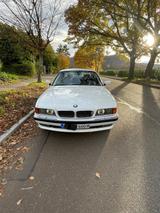 BMW 750i E38 - BMW 750: E38 750i