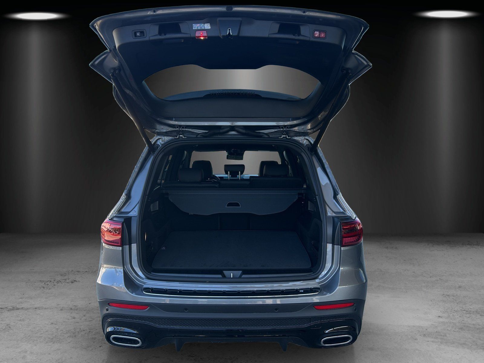 Fahrzeugabbildung Mercedes-Benz GLB 200 AMG 360° AHK KeyGo DISTRONIC Multibeam