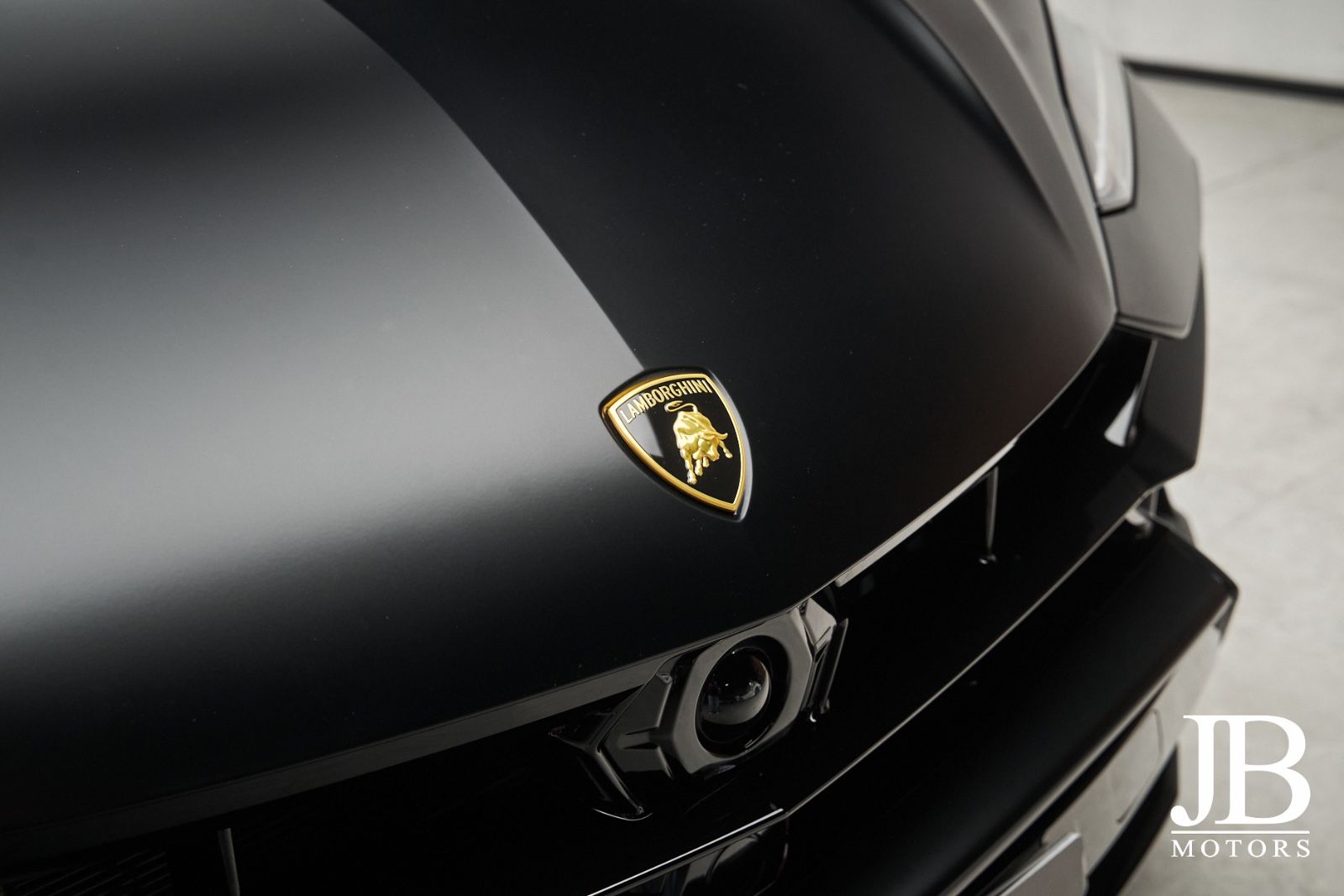 Fahrzeugabbildung Lamborghini Urus SE Panorama 3D B&O Carbon 23 Zoll