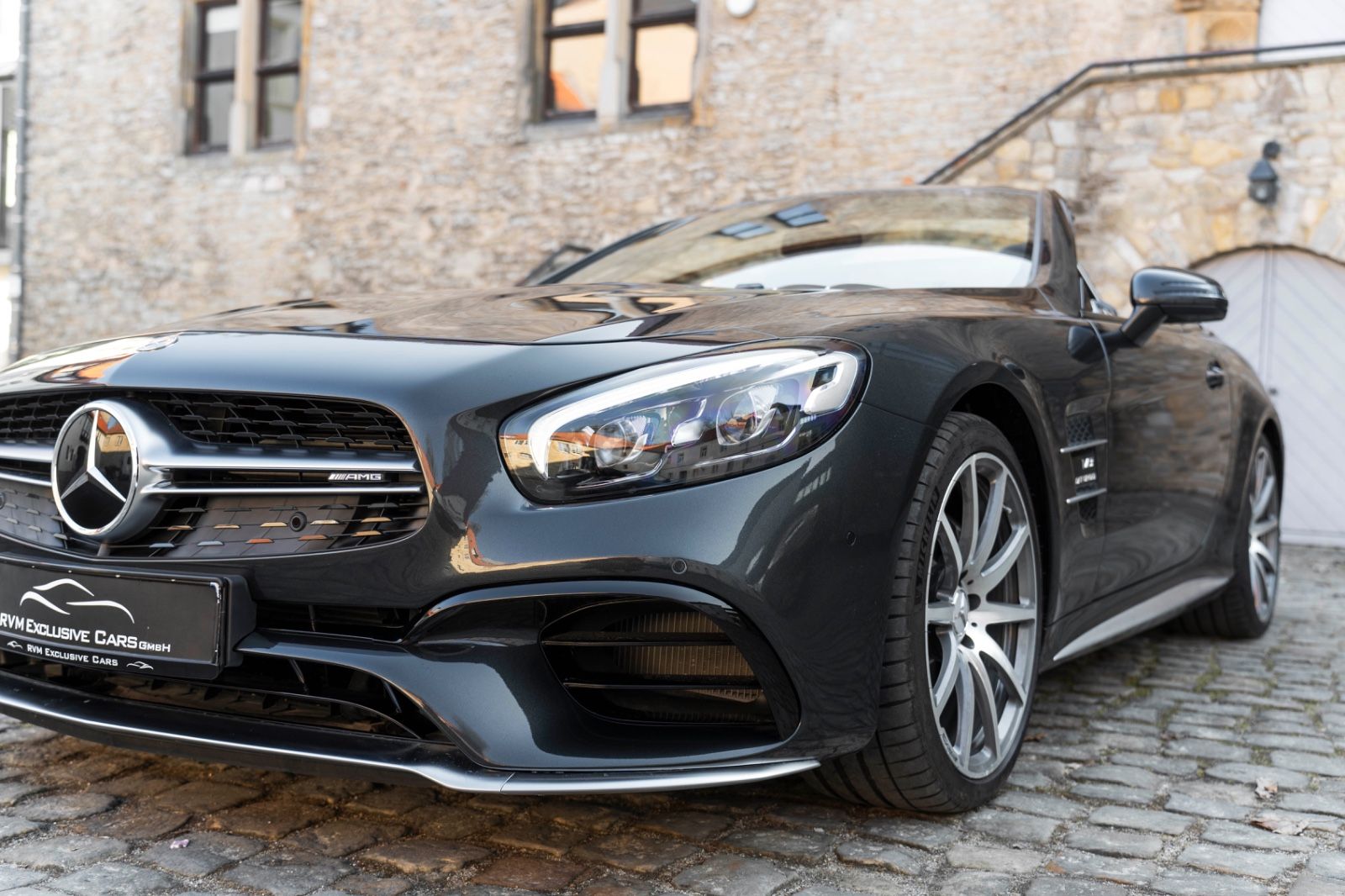 Fahrzeugabbildung Mercedes-Benz SL 63 AMG CARBON H&K KAM AIRSCRAF SOFT-CLOSE