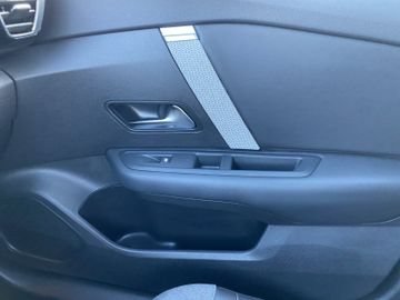 Citroën C4 Shine PT 130 Navi+SHZ+HUD+RFK+Carplay+LED+LM