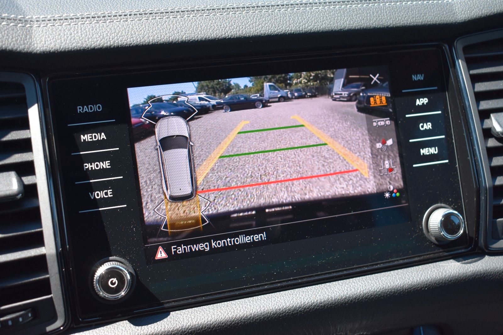Fahrzeugabbildung SKODA Kodiaq Clever 4x4 Autom. LED Keyless ACC DAB+