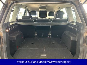 Volkswagen Touran - 8