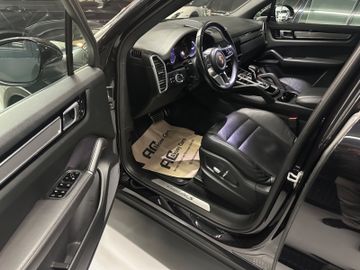 Porsche Cayenne - 10
