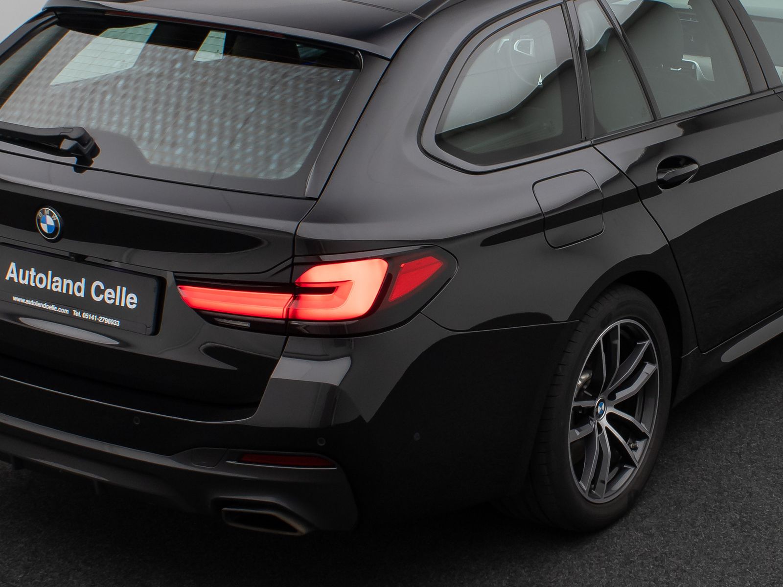 Fahrzeugabbildung BMW 530d  M Sport Kamera Laser HUD DAB HiFi Komfort