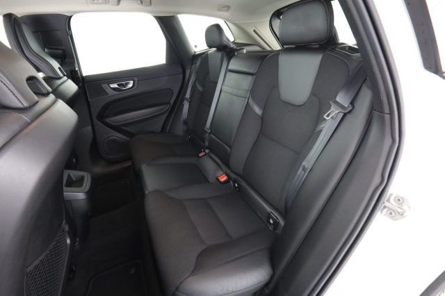 Volvo VOLVO XC60 XC60 B4 (d) automatico Momentum Pro imagem 3