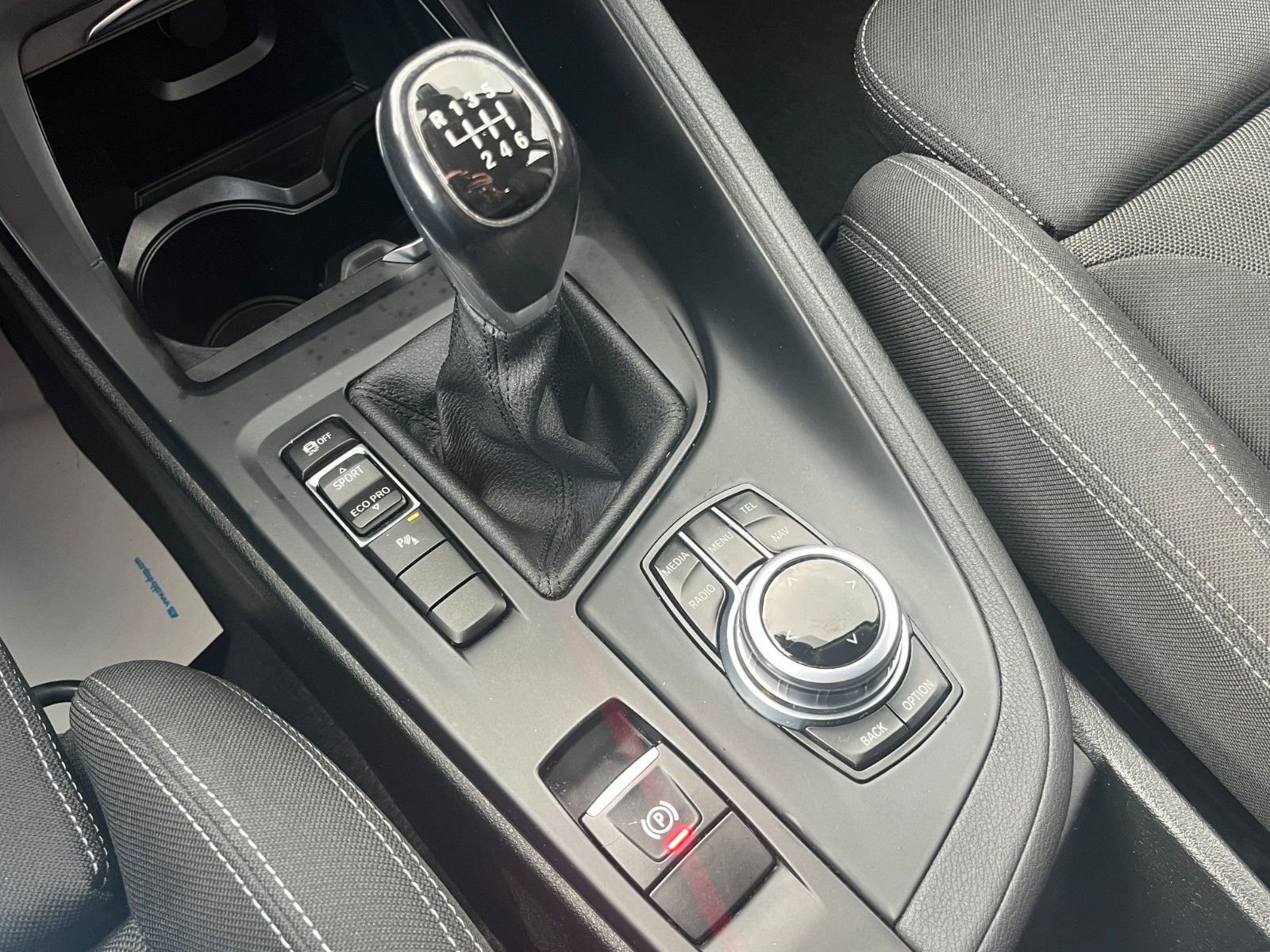Fahrzeugabbildung BMW X1 sDrive18d Advantage Navi Tempomat SPORTSITZE