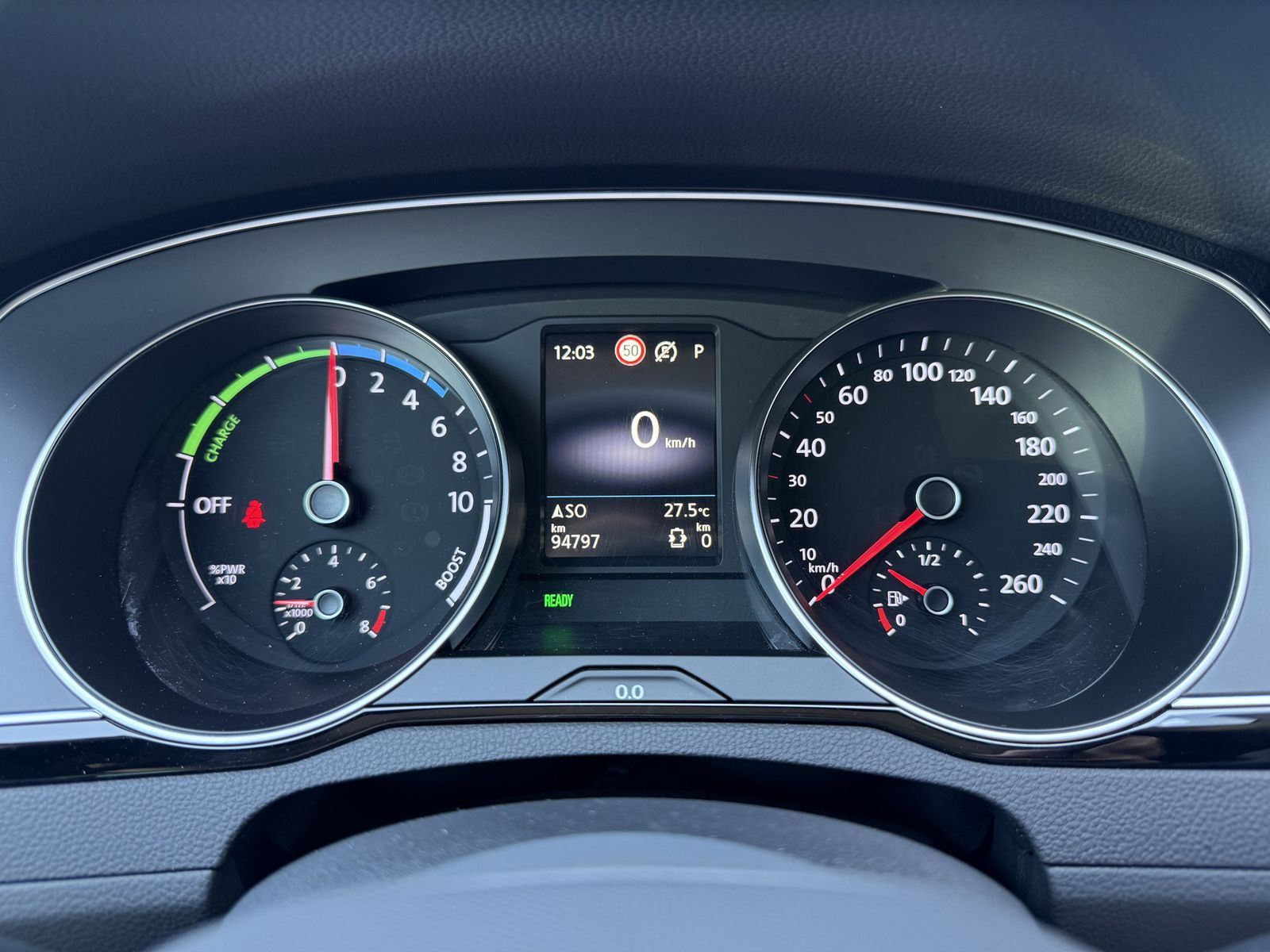Fahrzeugabbildung Volkswagen Passat Variant 1.4 GTE+NAV+IQ-LIGHT+ACC+AHK+SHZ