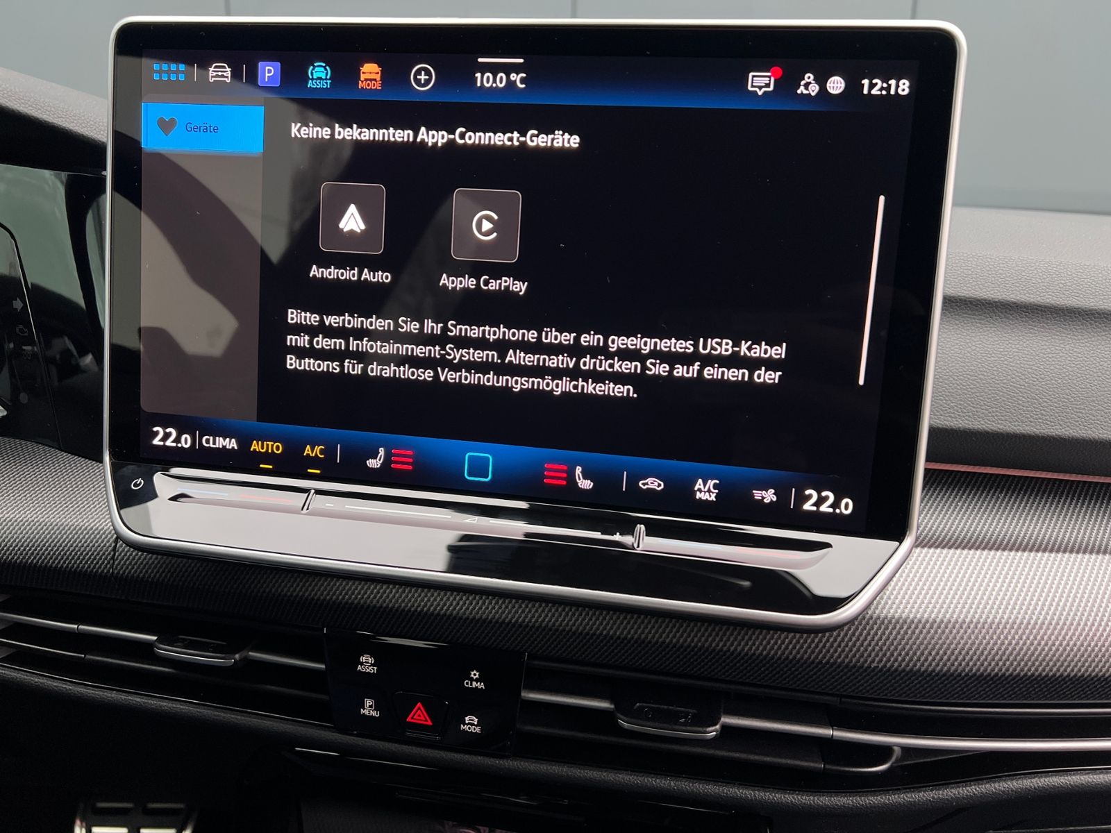 Fahrzeugabbildung Volkswagen Golf VIII R 2.0 TSI DSG 4MOTION *IQ.Light, Black