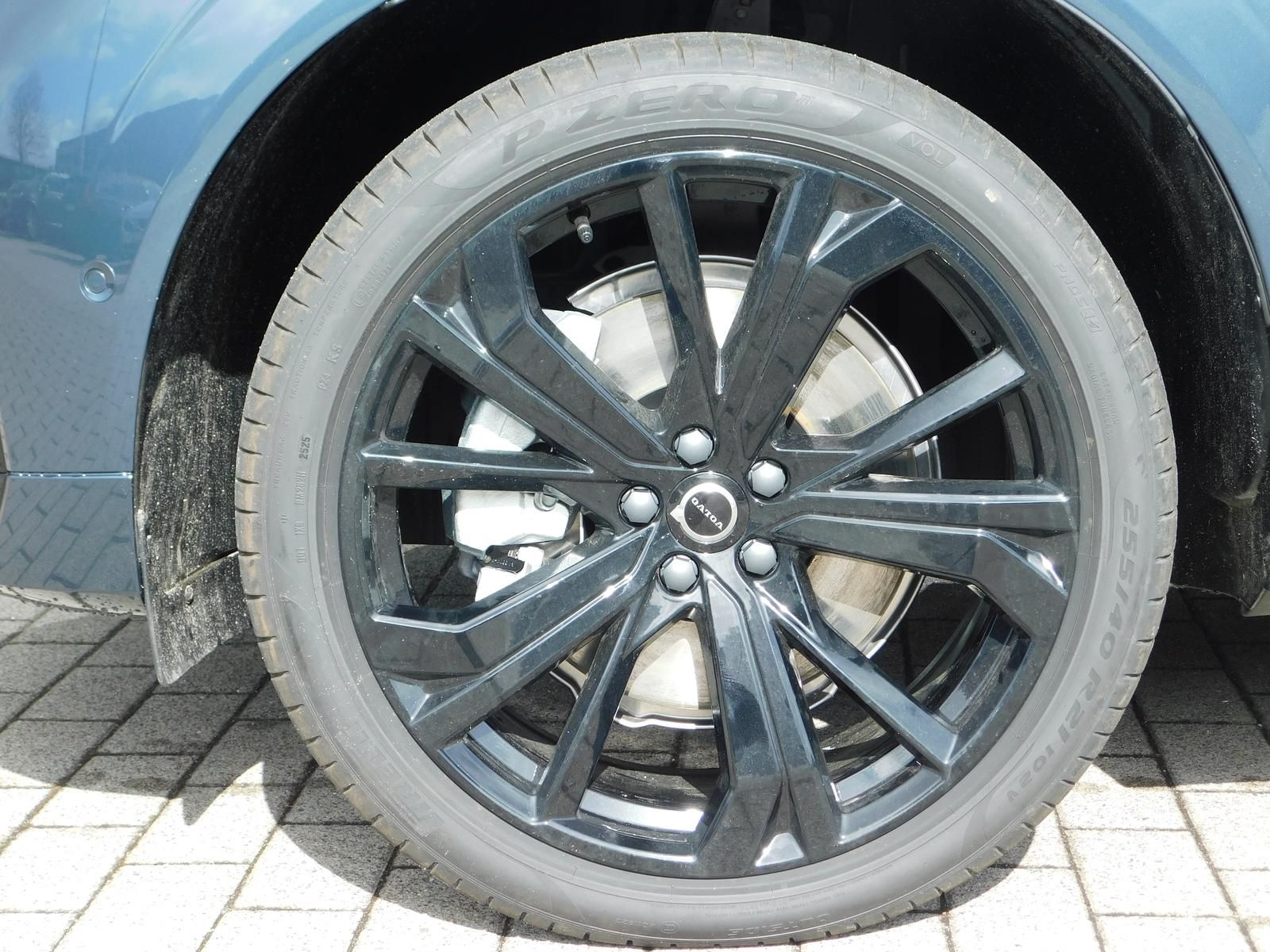 Fahrzeugabbildung Volvo XC60 T6 AWD Plus Black Edition