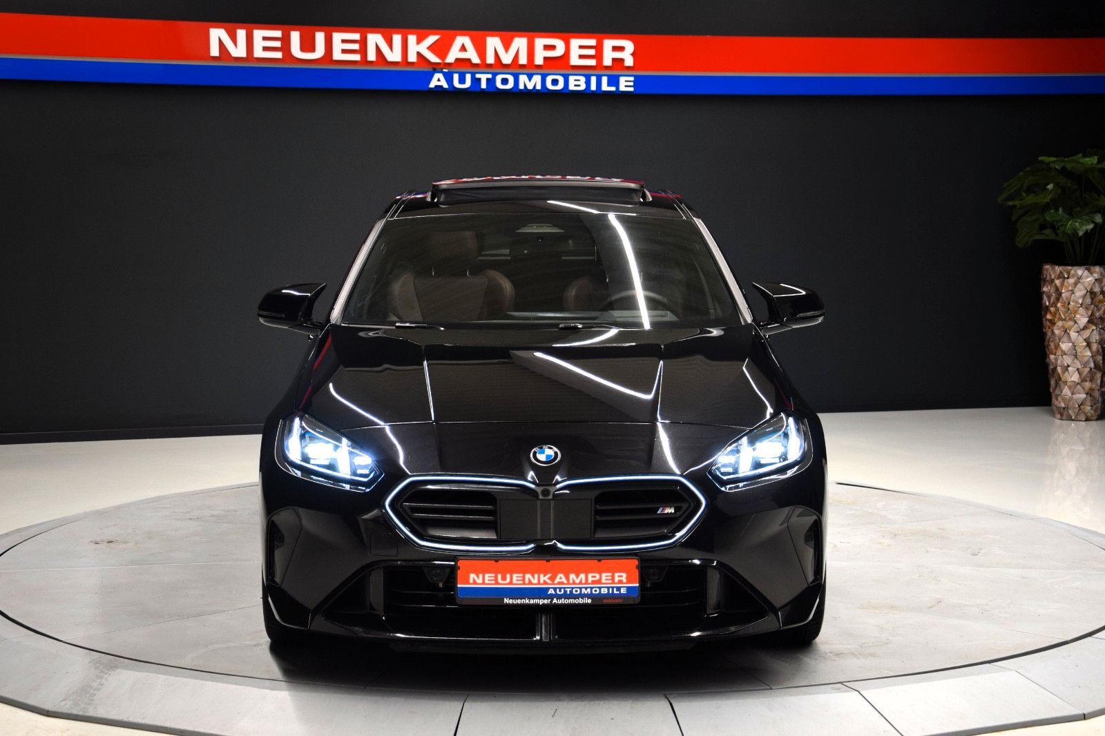 Fahrzeugabbildung BMW M135 i xDrive Pano HuD ACC AHK h/k Memory Kamera