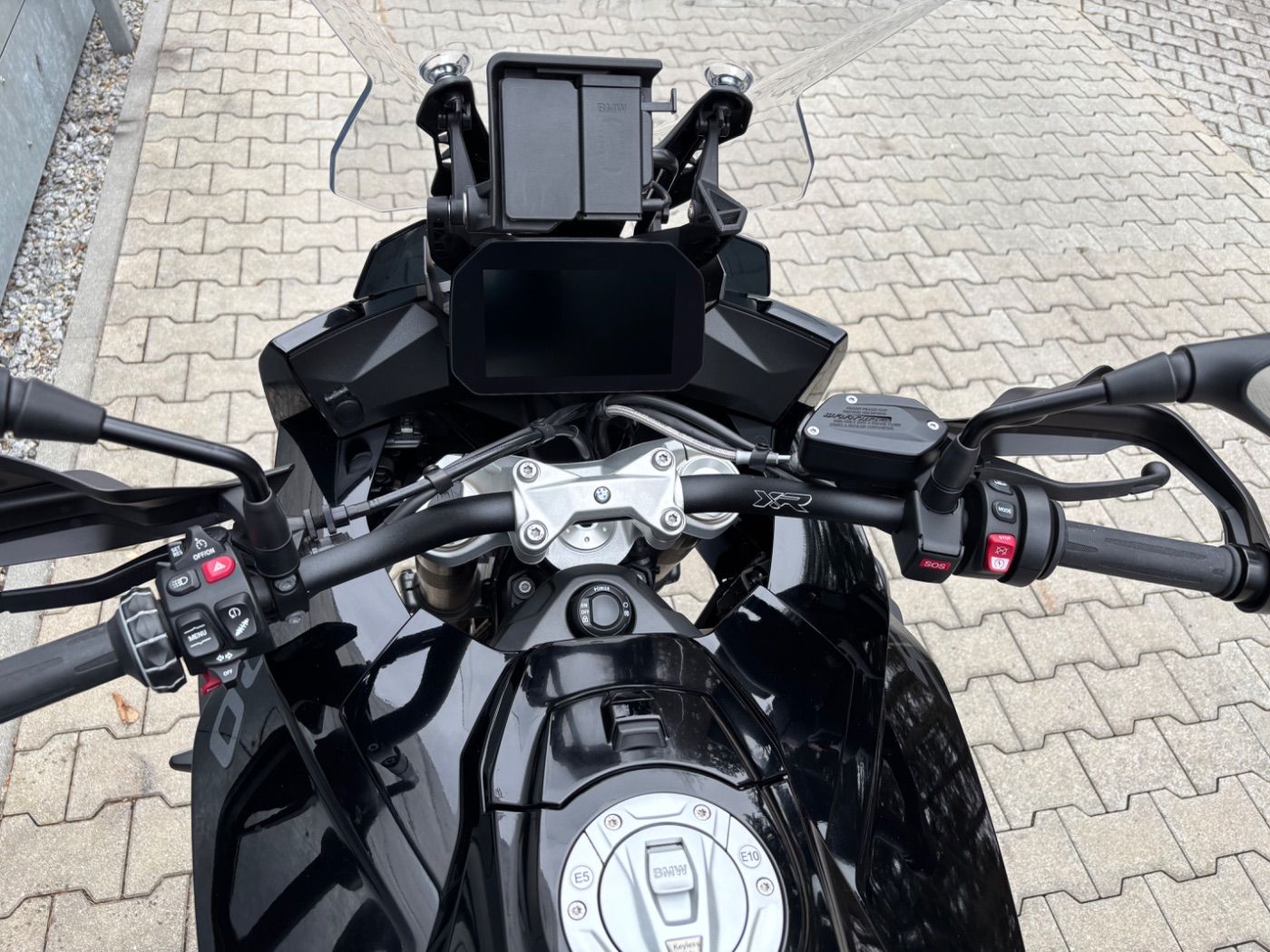 Fahrzeugabbildung BMW S 1000 XR Triple Black 2 Pakete