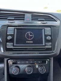 Volkswagen Tiguan - 10