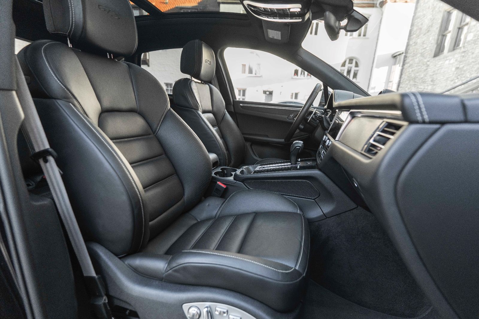 Fahrzeugabbildung Porsche Macan GTS PDLS+ KAM SPORT CHRONO LED PANO LUFT