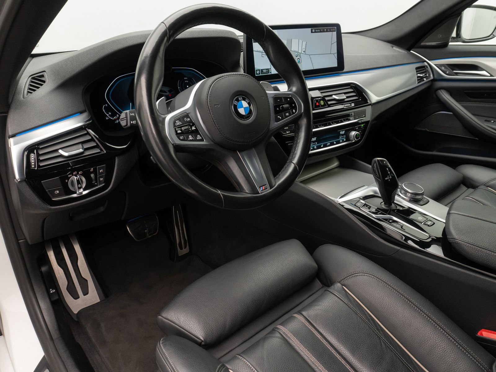 Fahrzeugabbildung BMW 530e M Sport Laser DAB H/K Kamera HUD Komfort