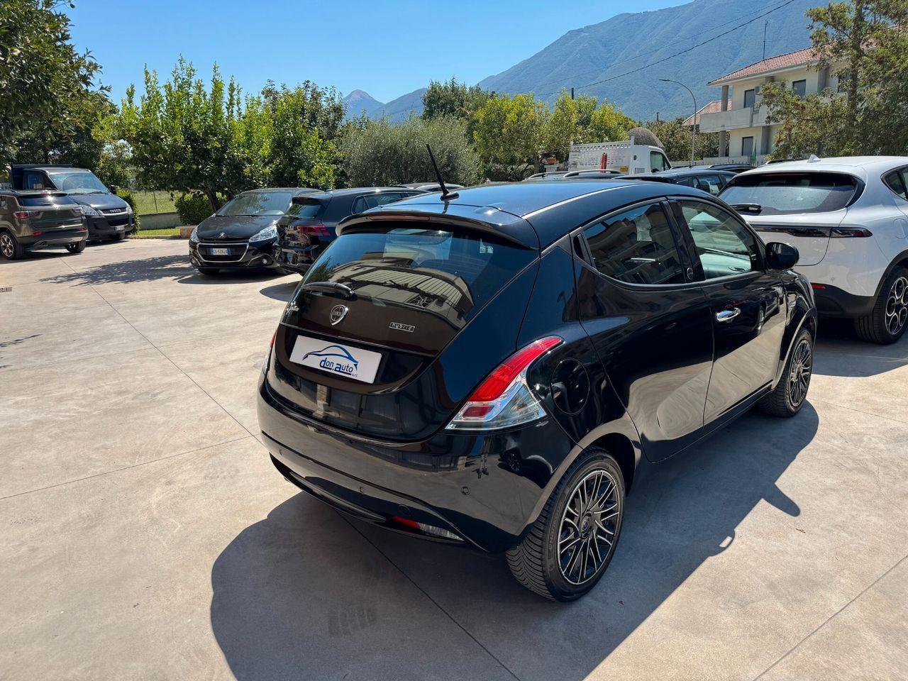 Lancia Ypsilon 1.0 FireFly 5 porte S&S Hybrid Ec