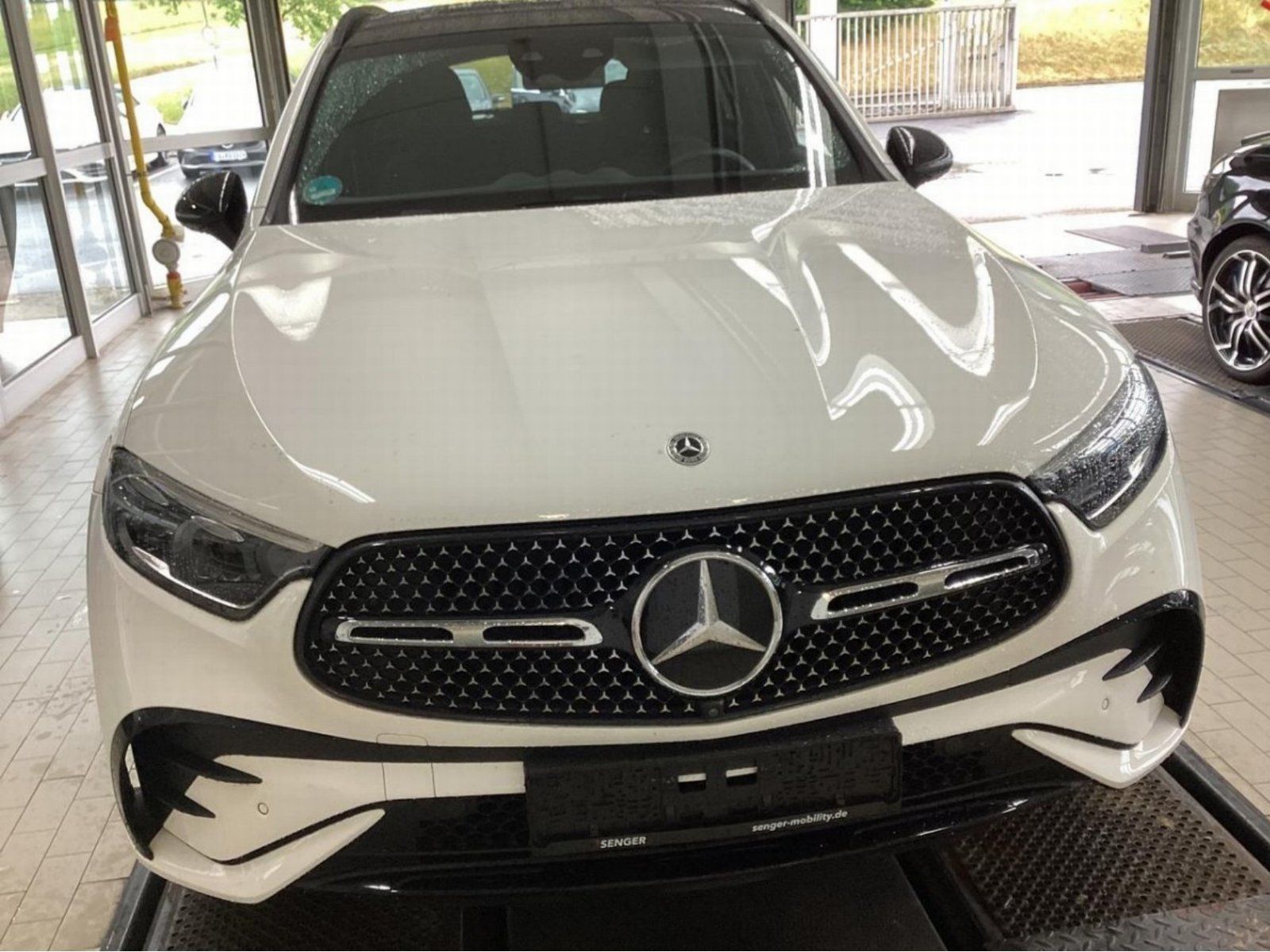 Fahrzeugabbildung Mercedes-Benz GLC300de AMG Advan+ AHK Pano DISTR Sitzklim Memo