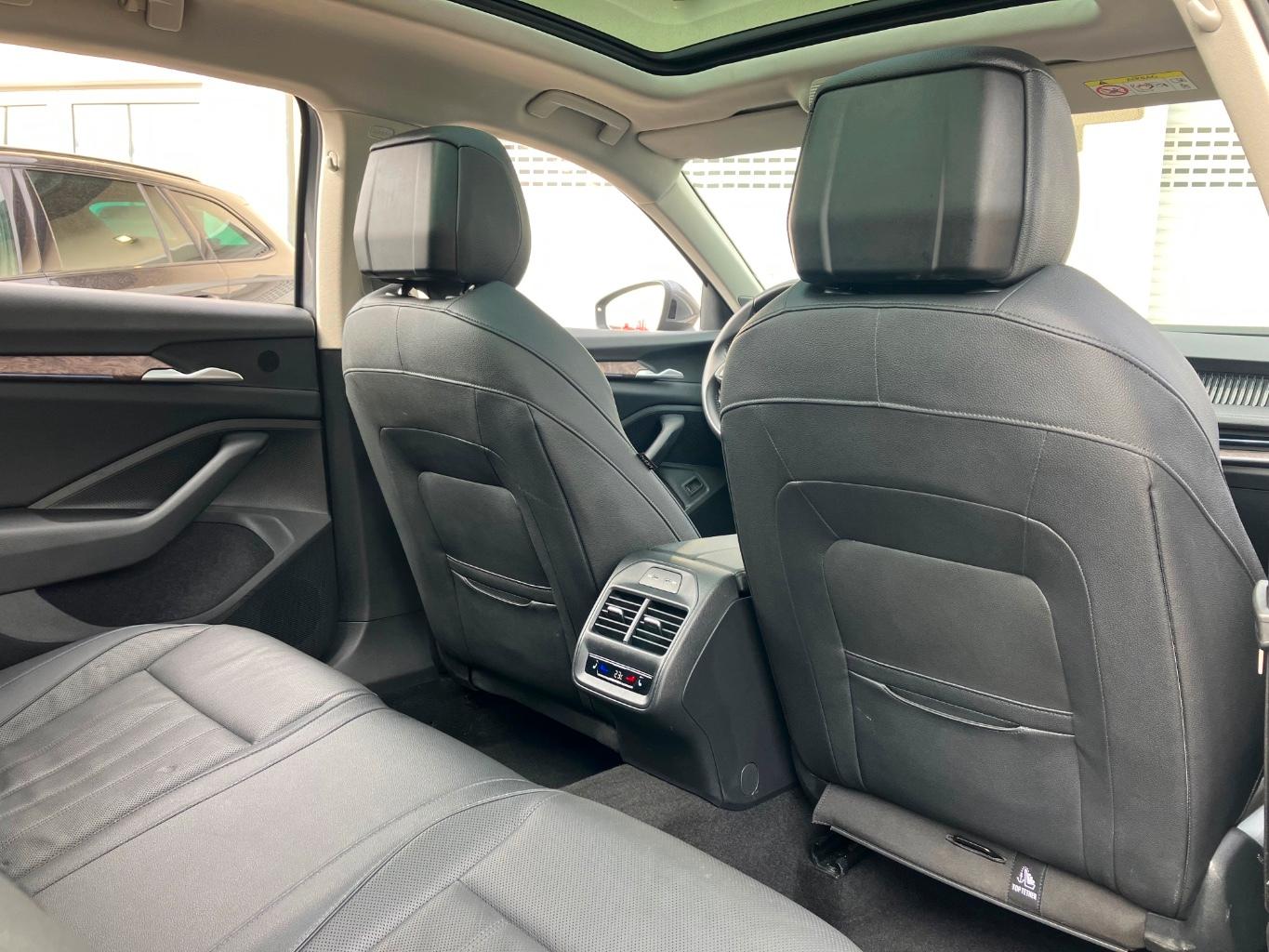 Skoda Superb 2.0 TSI Laurin&Klement 4x4 DSG Panorama M