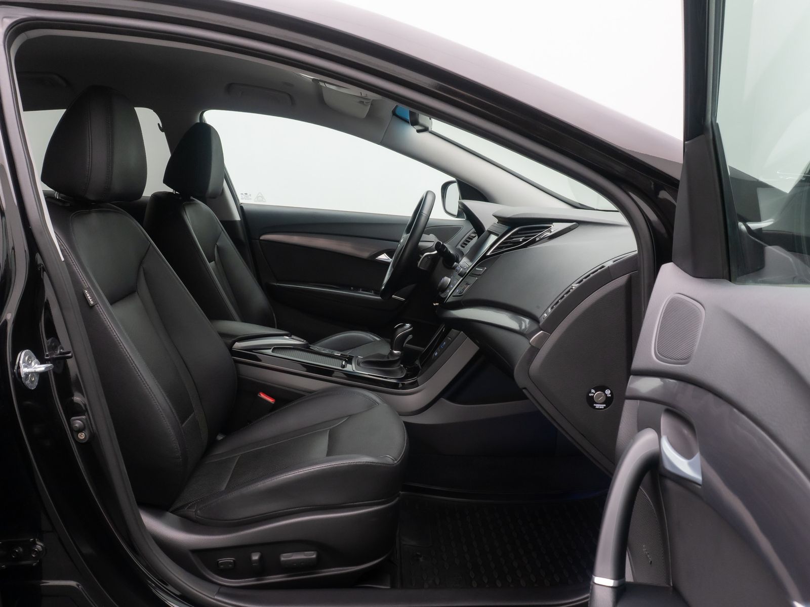 Fahrzeugabbildung Hyundai i40 Premium Kamera DAB Memory InfinitySound 18"