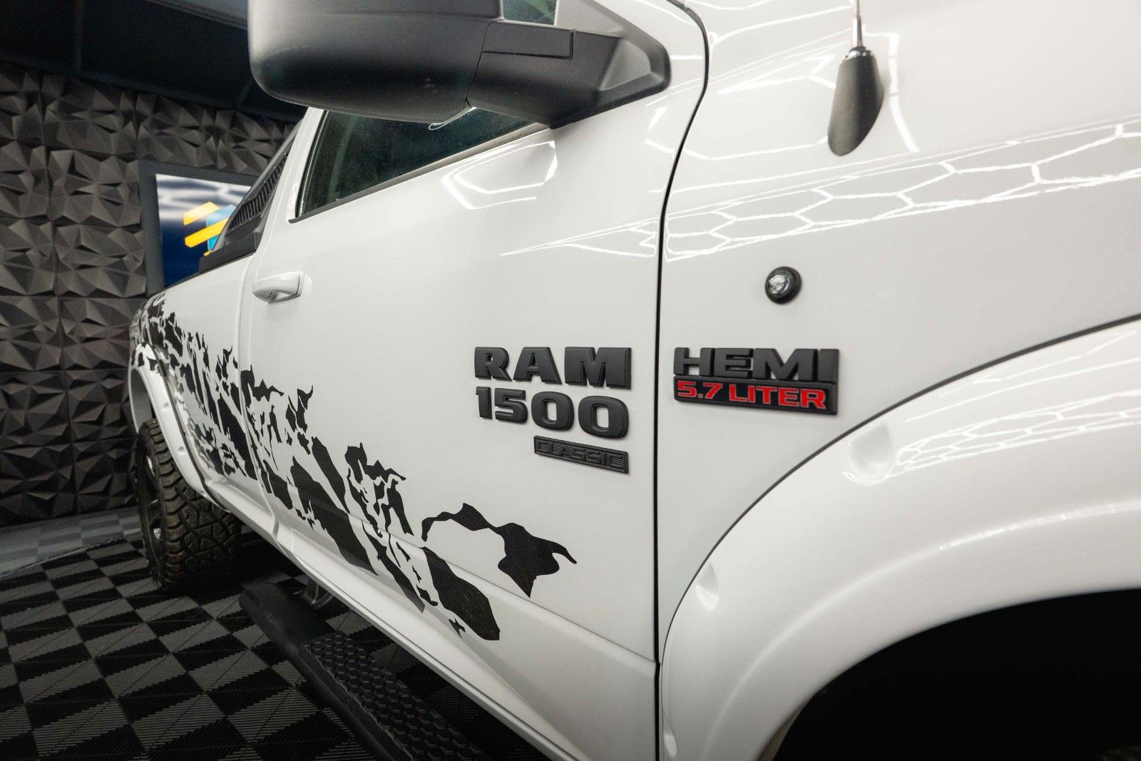 Fahrzeugabbildung Dodge RAM 5.7 V8 HEMI 4x4 SingleCab MAXI LONGBED *LED*