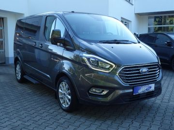 Ford Tourneo Custom - 1