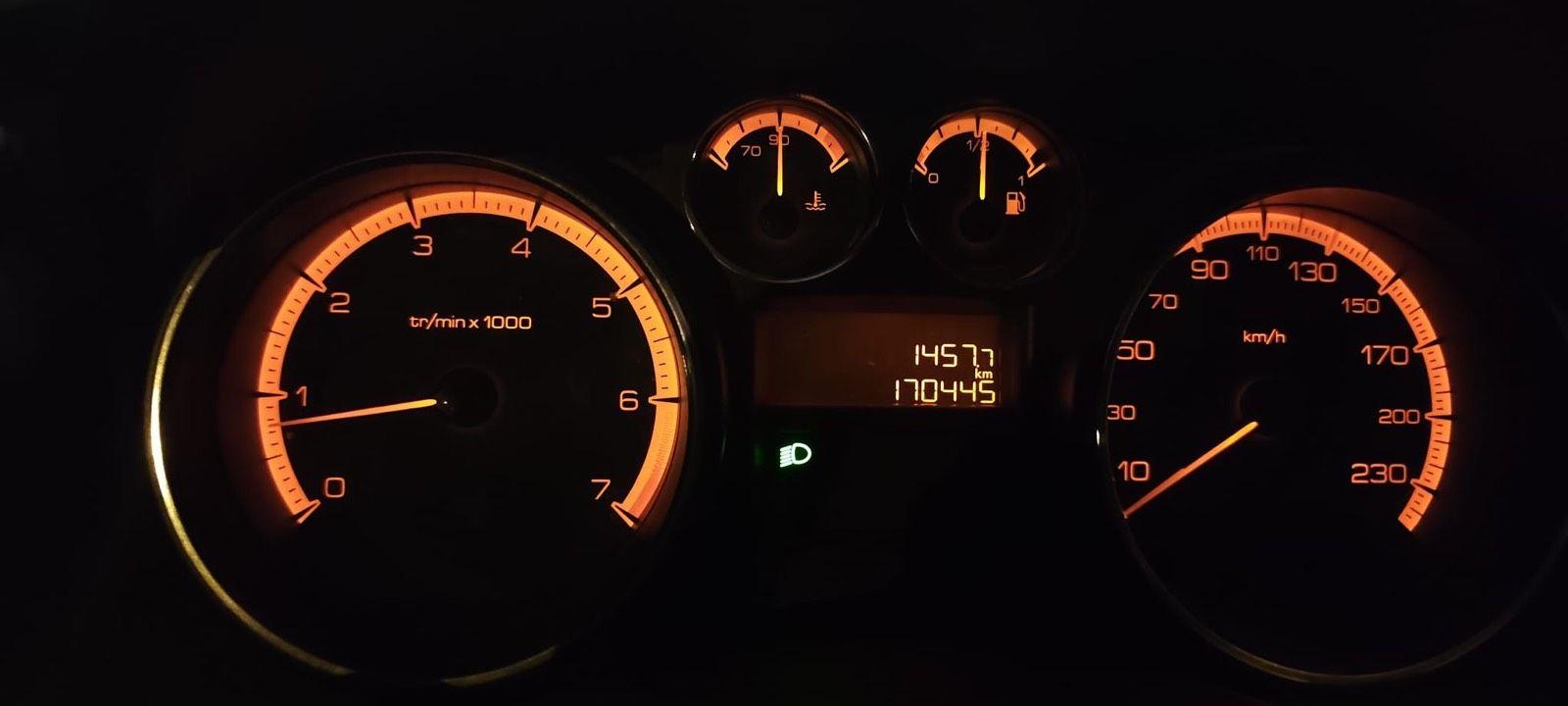Peugeot 308 2012 — photo 11